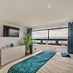 3 Bed In Keighley Oc-94182 *